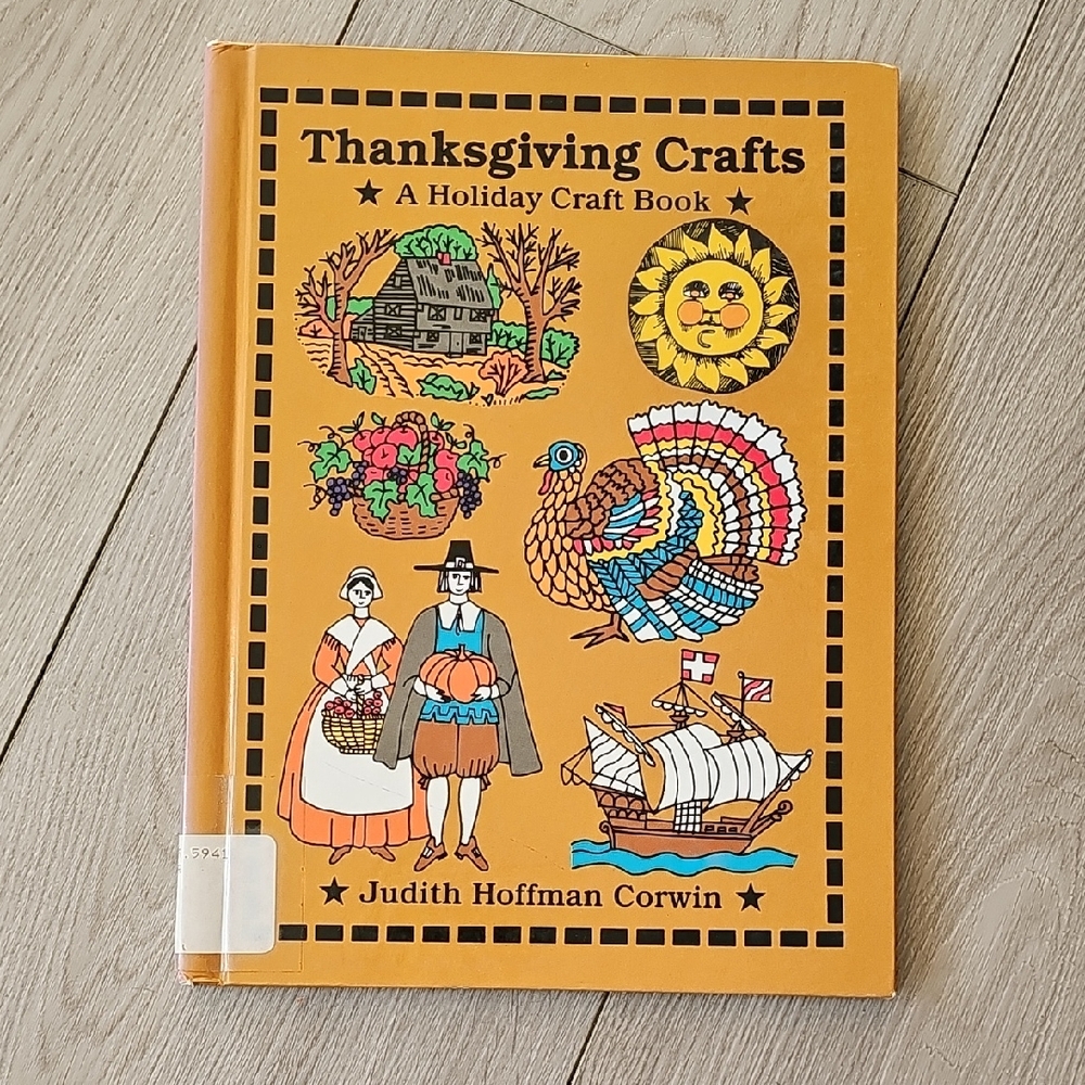 Vintage 90s‎ Thanksgiving Crafts Hardcover Book